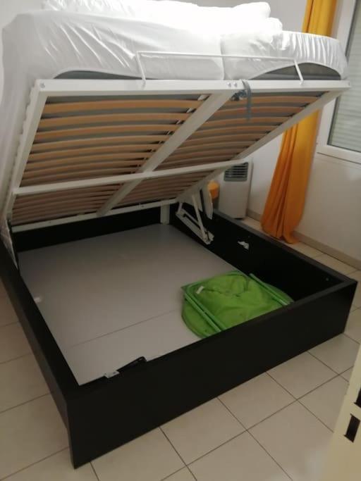 Le Soleil D Eugenie Appartement Dans Residence Avec Piscine Commune Pres De Carcassonne Olonzac Extérieur photo